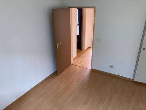 e5ce0097-37bb-47c1-bf99-5a5f3eb2bbc6.jpg - 4 Zimmer Etagenwohnung in Saarbrücken