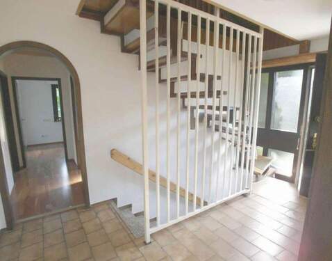 Eingangsflur - 5 Zimmer Einfamilienhaus in Meerbusch