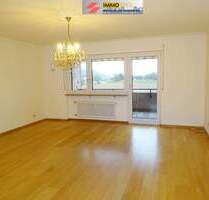 Großzügige 3 bis 4 Zimmer-Wohnung in Top Lage von Steinen!