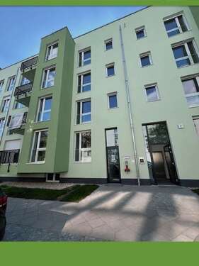 Vorderansicht Haus - ***Hier entlang zu Ihren eigenen vier Wänden. Modern & Komfortabel***