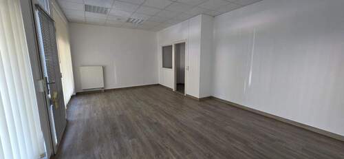 Hauptfläche - 2 Zimmer Gewerbeobjekt (Büro, Produktion, Verkauf) zur Miete in Schweinfurt