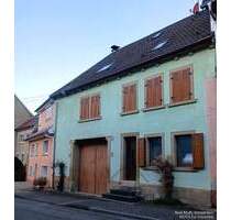 Historischer Bauernhof von 1897. Ein Sandsteinhaus mit Innenhof & Scheune - Eppingen / Mühlbach