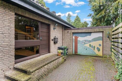 Pkw-Garage direkt am Haus. - 