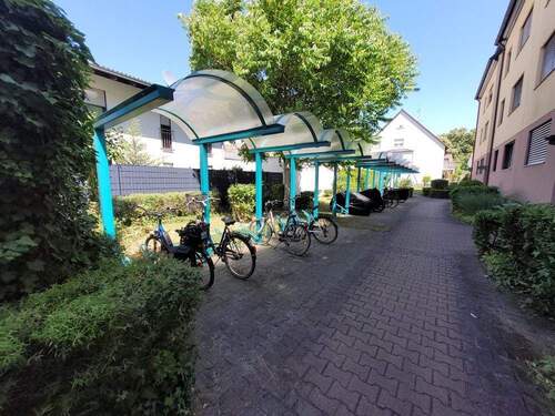 Überdachter Fahrradabstellplatz - 