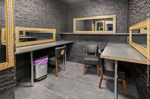 ... mit Schminktischen. - 