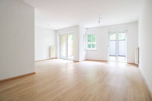 Wohnzimmer - 2 Zimmer Etagenwohnung zum Kaufen in Magdeburg