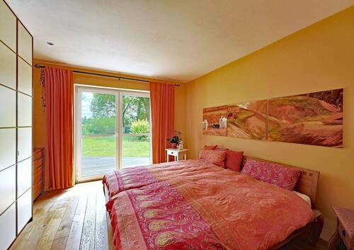 Schlafzimmer mit Terrassentür - 