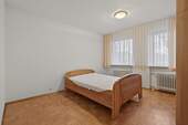 Zimmer 2 - 
