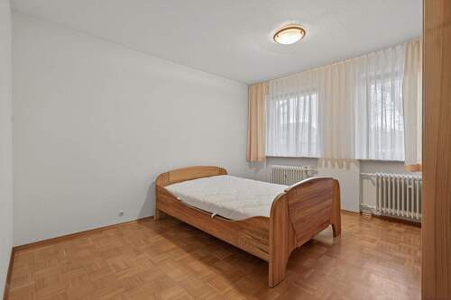 Zimmer 2 - 