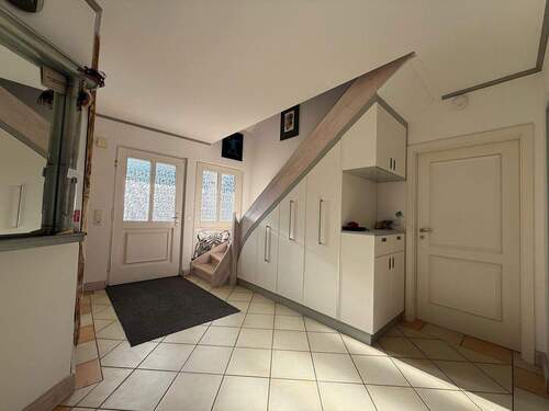 EG Diele, Treppenhaus - 5 Zimmer Einfamilienhaus in Storkow