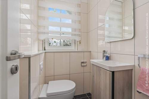 2,08 m² saniertes Gäste-WC im Erdgeschoss - 