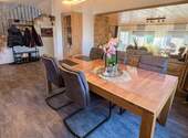 Essbereich mit Blick ins Wohnzimmer - 