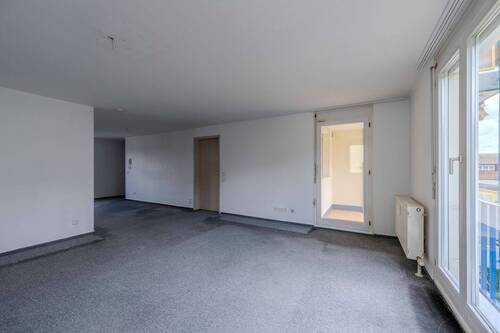 Wohn-/Esszimmer - 