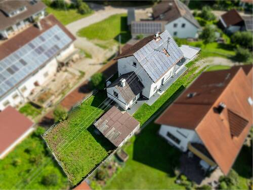 Titelbild - Familienhaus in Illertissen-Tiefenbach: Charme trifft auf großes Potenzial