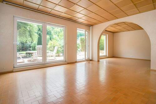 Wohn-/Essbereich - 7 Zimmer Einfamilienhaus in Rödermark