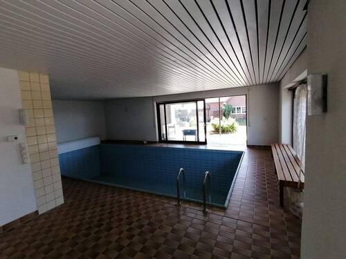 Pool mit Ausgang Terasse - 