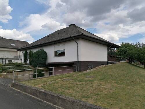 Hausansicht - Einfamilienhaus mit 267,00 m&sup2; in Fritzlar / Cappel zum Kaufen