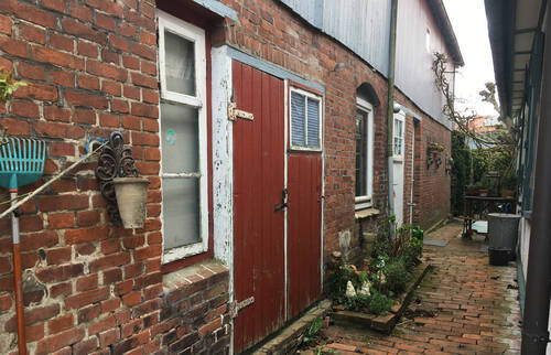 Das Nebengebäude im Hof - 