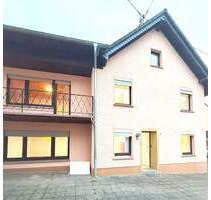 Charmantes Einfamilienhaus mit Garage, Scheune und zusätzlichem Gartengrundstück in Großlittgen