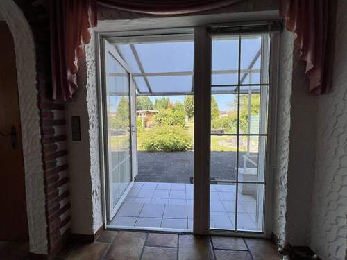 Zutritt Terrasse - 7 Zimmer Doppelhaushälfte in Mönchengladbach-Wickrath