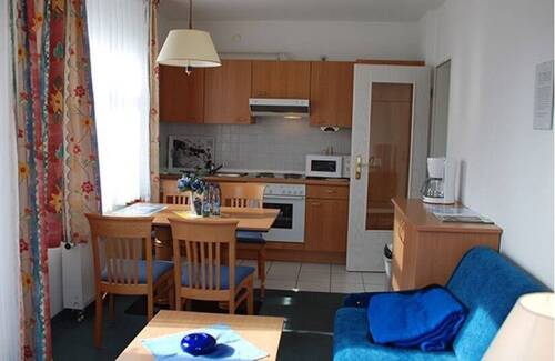 Wohn- und Essbereich Wohnung 38 m² - 1 Zimmer Mehrfamilienhaus, Wohnhaus zum Kaufen in Wiek