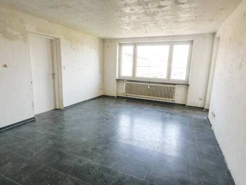 Wohnzimmer - 4 Zimmer Etagenwohnung in Würzburg