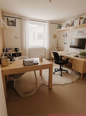Wohnbeispiel Büro-/Arbeitszimmer KI generiert - 