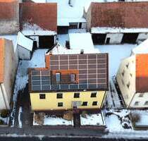 Charmantes Zweifamilien-Bauernhaus mit Scheune, Innenhof und Garten - Herzogenaurach Niederndorf