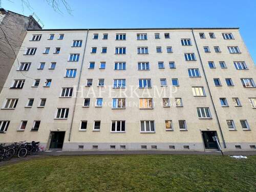 Hausansicht Innenhof - Sofort bezugsfrei: Gut geschnittene 2-Zimmer-Wohnung mit Balkon in Friedrichshain!
