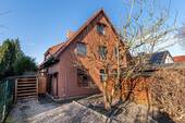 Vorderansicht - 8 Zimmer Mehrfamilienhaus, Wohnhaus zum Kaufen in Schwarzenbek