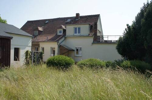 Blick aus dem Garten - Doppelhaushälfte mit 100,00 m² in Radebeul zum Kaufen