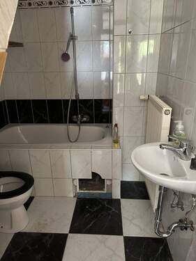 Bad (EG) Haus Nr 12 - 