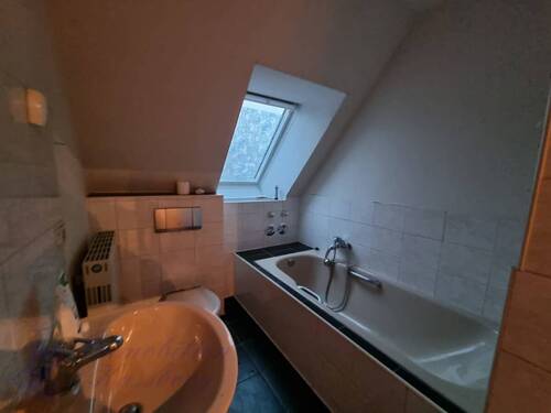 Badezimmer2 - 4 Zimmer Etagenwohnung in Barntrup