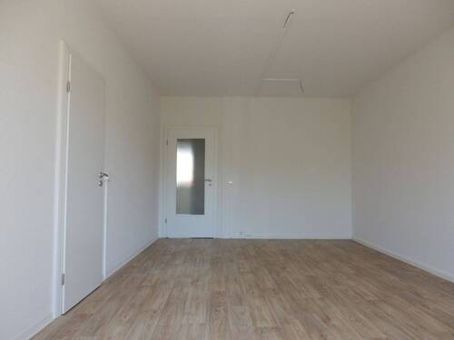 geräumiges Wohnzimmer (Beispiel) - 2 Zimmer Etagenwohnung zur Miete in Görlitz