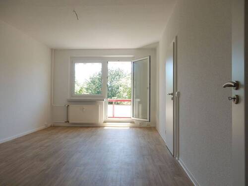 Wohnzimmer mit Balkon (Beispiel) - 
