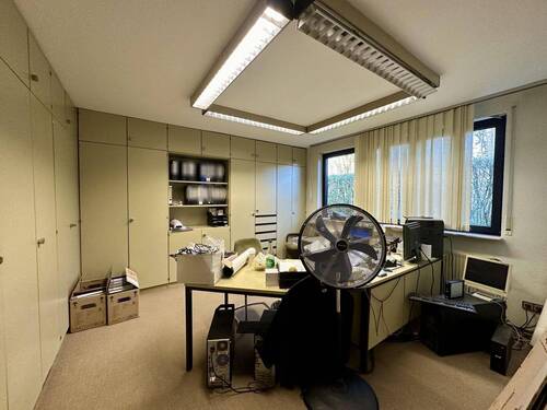 Büro 1 - 