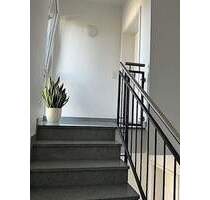 Exklusive 4-Zimmer-Dachgeschosswohnung in begehrter Wohnlage - Mainz Laubenheim