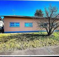 Doppelhaushälfte - Charmanter 3-ZKB-Bungalow mit Gartenanteil Garage - Gillenfeld