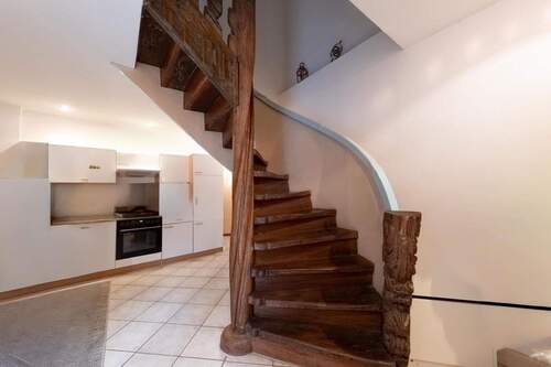 Historische Treppe im Hinterhaus - 