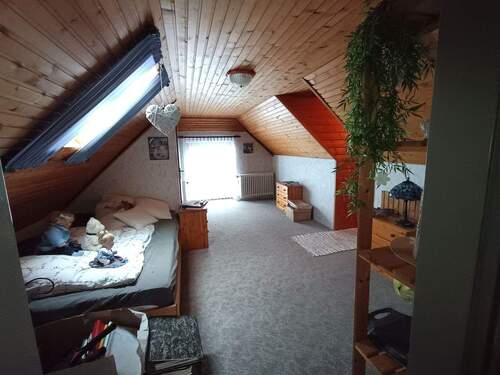 Obergeschoss (teilweise nur 2m Stehhöhe) - 