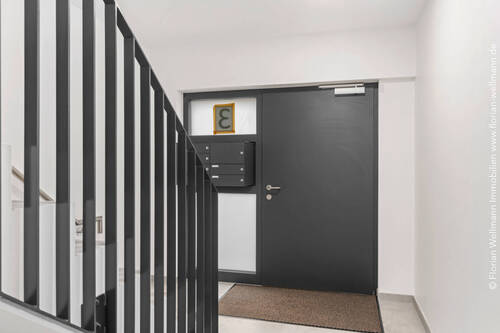 Eingangsbereich des Mehrfamilienhauses - 