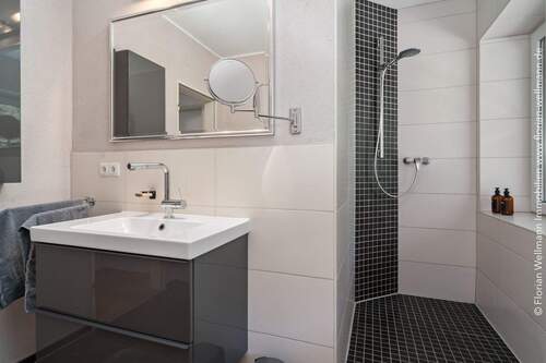 OG Badezimmer 6,62 m² mit Dusche - 