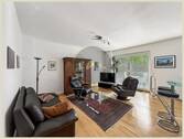 Wohnen - Attraktiver Grundriss, zwei Balkone, Grünblick, PKW-Stellplatz und ansprechend modernisiert...