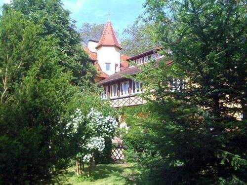 Hausansicht - 3 Zimmer Etagenwohnung zur Miete in Staufen im Breisgau