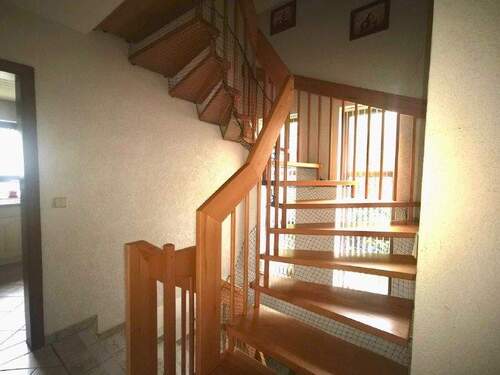 Sehr schöne Holztreppe - 