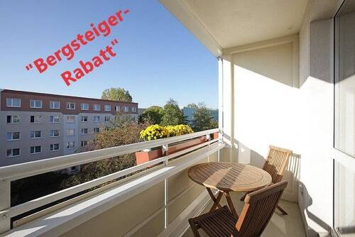 Blick vom Balkon.jpg - 'Bergsteiger-Rabatt': Schöne 3-Raum-Wohnung mit Balkon