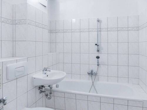 Badezimmer - Musterbild.jpg - 