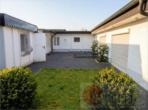 Gang zum Schwimmbad - 