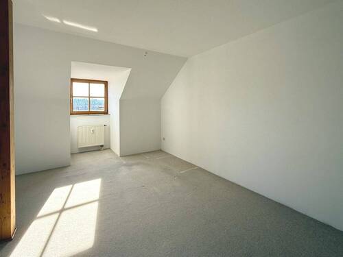 Essplatz im Wohnzimmer - Etagenwohnung mit 71,00 m&sup2; in Hohenpeißenberg zum Kaufen