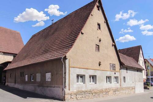 Haus1 - Neuwertiges Wohlfühl-Bauernhaus mit Loggia & Gewölbekeller in Brackenheim-Hausen